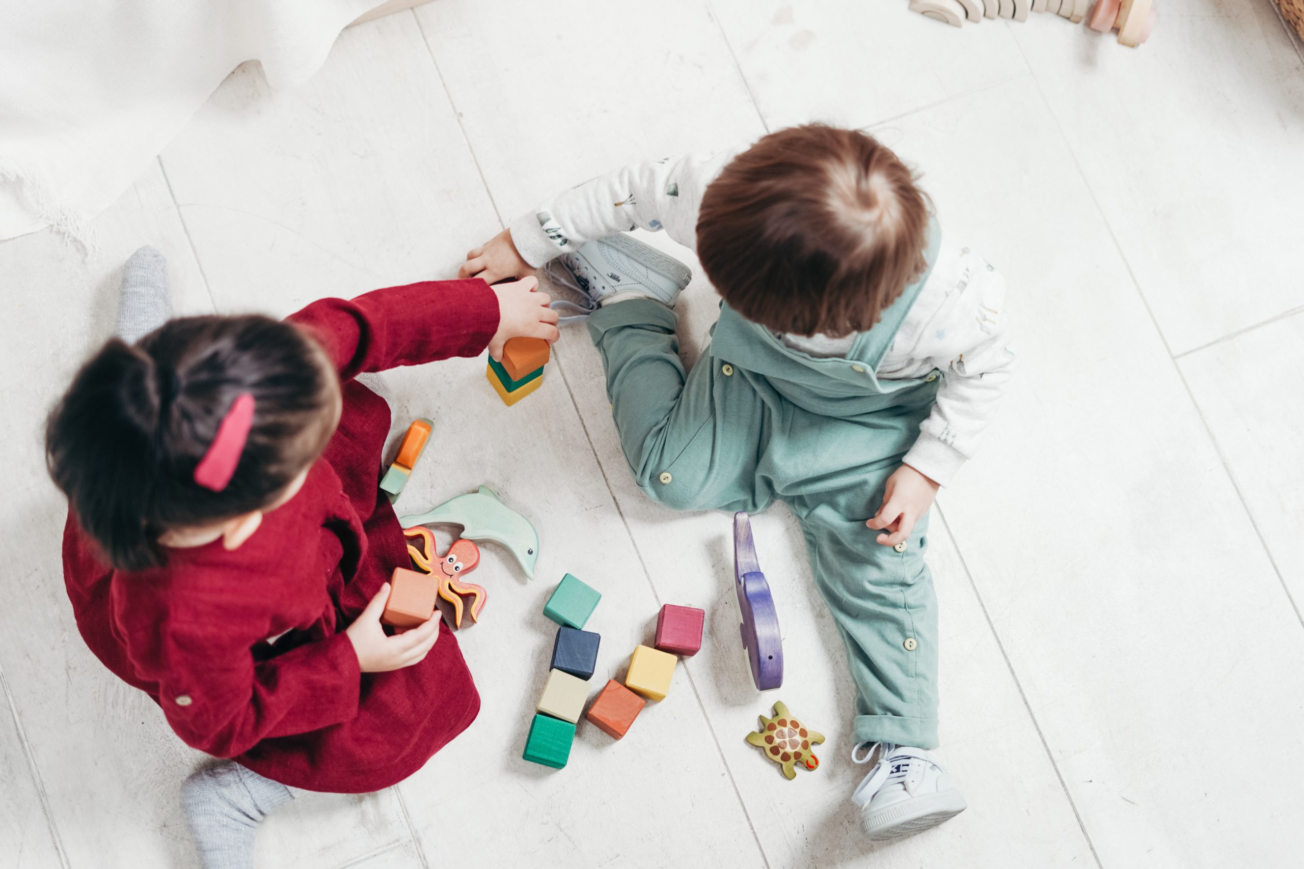 Children playing with blocks generic